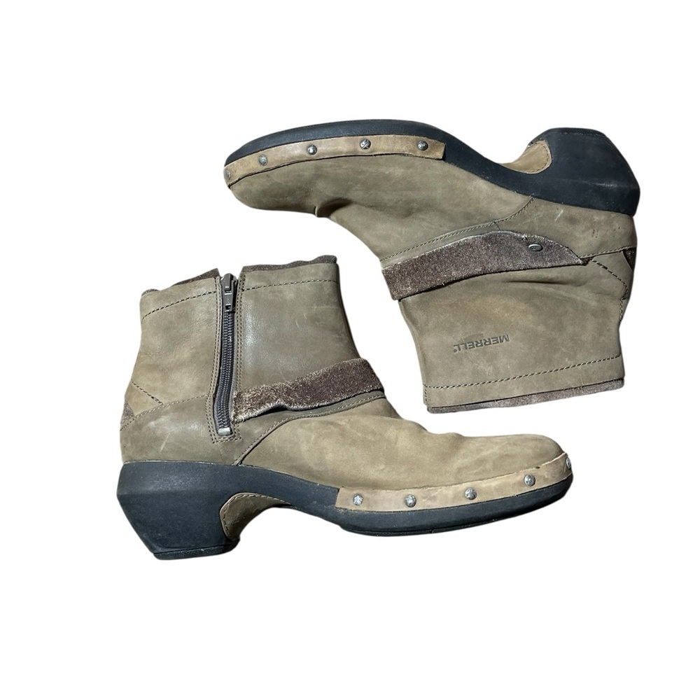 H4- 9.5  Merrell Women's Taupe Ankle Booties